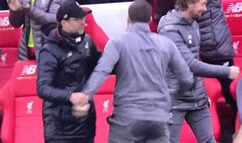 liverpool coach wet bum